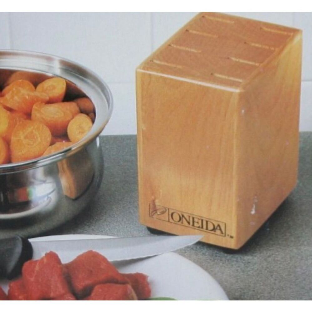 Oneida 8-Slot Steak Knife Block provides safe and convenient storage of up to 8